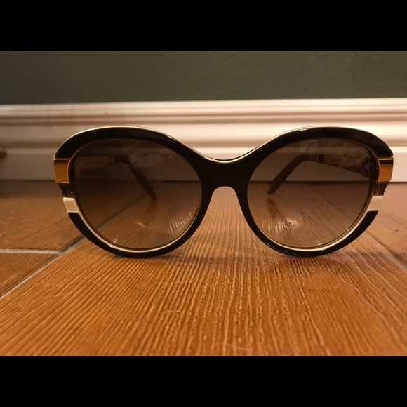 Louis Vuitton Sunglasses - Picture 5 of 5